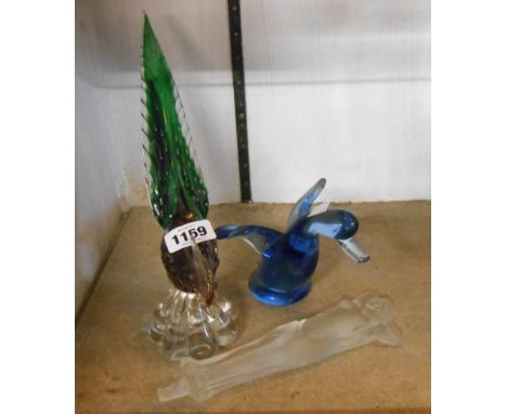 A Murano glass model of a pheasant, a similar duck and an Art Deco frosted glass figural bowl centrepiece