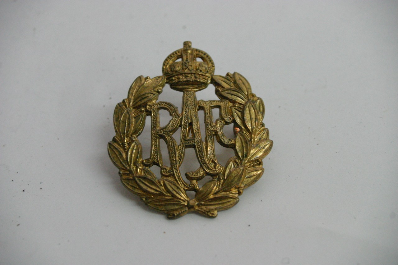 A RAF interest 'Goldfish Club' cap badge ( for being rescued at sea ...