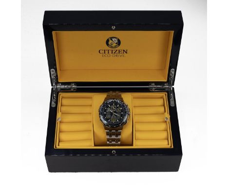 Gent's Citizen Eco Drive Blue Angels wristwatch, Skyhawk WR 200, 32mm stainless steel case and bracelet, Titanium coloured di