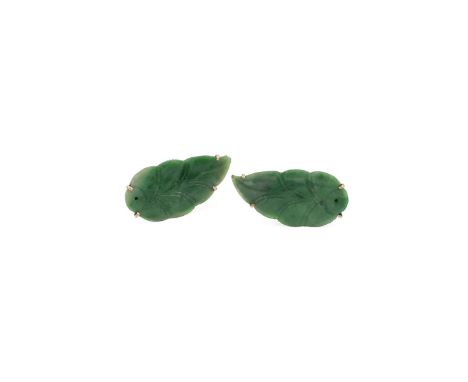 Pair of Chinese jade screw-back earrings, each carved in the form of a leaf, stamped 14k to the back, tested as 14ct, 5.25 gr