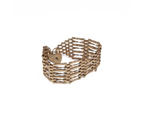 9ct gold hallmarked&nbsp; Gate bracelet with safety chain and padlock, weight 14.6 grams