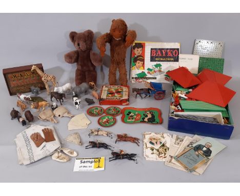 Mixed lot of vintage toys including 4 1930’s lead race horses, Disney metal tray and plates, plastic farm and zoo animals by 