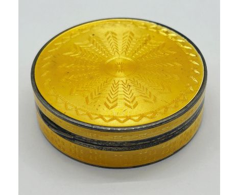 Silver compact, yellow guilloche enamel, gilt interior, maker 'G.S' 1927 