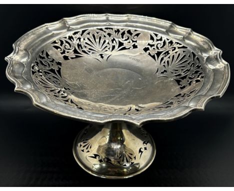 A silver table centre piece tazza with pierced filigree work to the bowl, Sheffield 1919, maker James Deakin &amp; Sons, 25.5