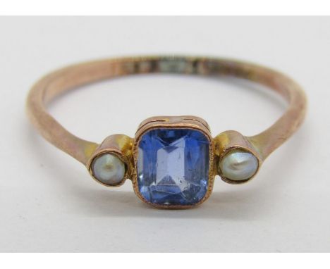 Antique 9ct sapphire and seed pearl three stone ring, maker 'J.Bs', Birmingham 1924, size M/N, 1.2g 