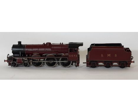 Bassett Lowke O Gauge electric Jubilee Class 4-6-0 Newfoundland locomotive and tender No 5573 in LMS maroon livery; construct