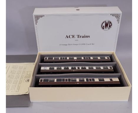 0 gauge boxed 3 coach set of GWR coaches by Ace Trains comprising Corridor First 8002, Open third 1297 and Brake Composite 73