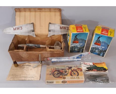 6 vintage models and kits including Airfix BSA C15 motorbike (late 1960's) Airfix Josef Stalin Tank (both un-started), a 1938