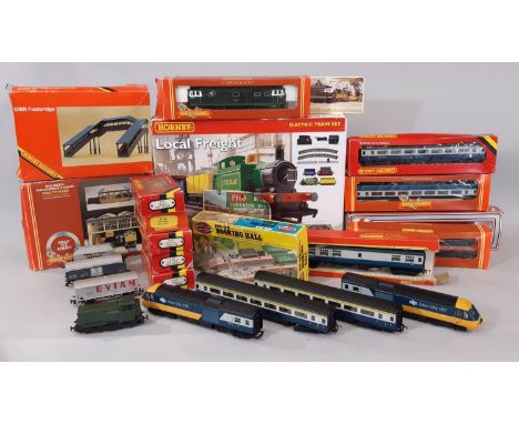A large collection of mainly Hornby 00 gauge railway models including Local Freight box set R1085, diesel 'Hymek' locomotive 