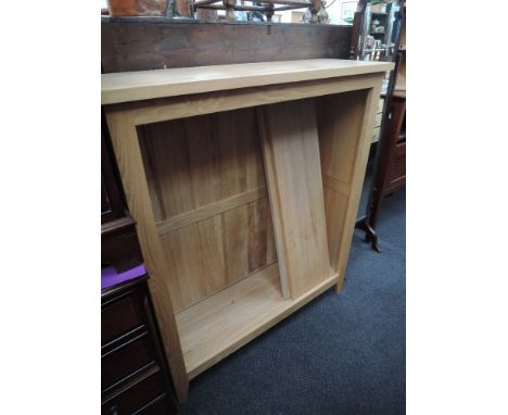 A light laminate shelf