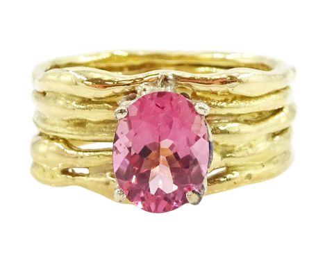 18ct gold single stone pink tourmaline ring, London 2004, tourmaline approx 1.70 caratCondition Report:Approx 11.75gm, size R