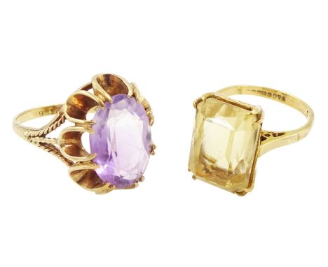 Gold single stone amethyst ring and a gold single stone citrine ring, both 9ctCondition Report:Approx 8.45gm, amethyst size O