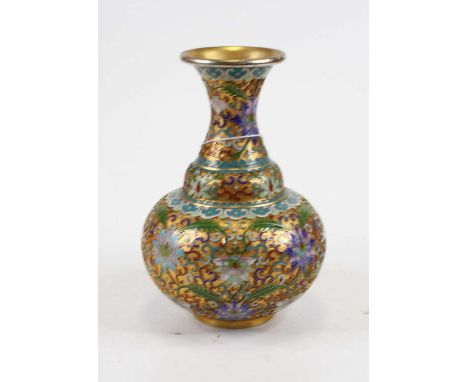 A Chinese cloisonne enamel decorated vase, height 18cm