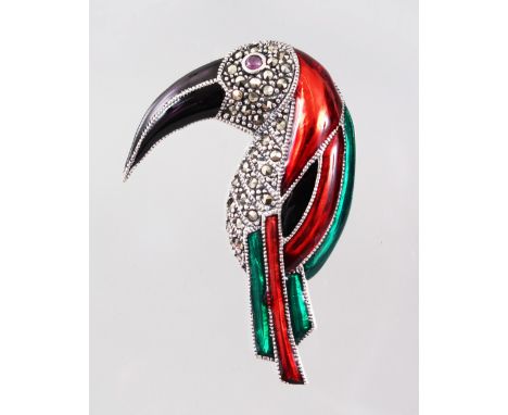 A SILVER AND ENAMEL TOUCAN BROOCH.