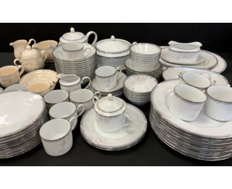 A Noritake Evening Mood pattern tea and dinner service, etc.