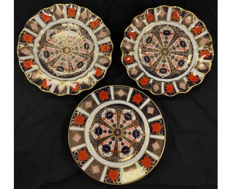A pair of Royal Crown Derby 1128 old Imari pattern wavy rim plates, 21.6cm;  another, circular, 21.2cm diameter, all first qu