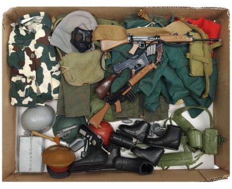 Palitoy Action Man vintage loose clothing/accessories to include guns, various part outfits, helmets/hats plus others - see p