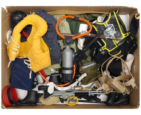 Palitoy Action Man vintage loose clothing/accessories to include guns, various part outfits, helmets/hats plus others - see p