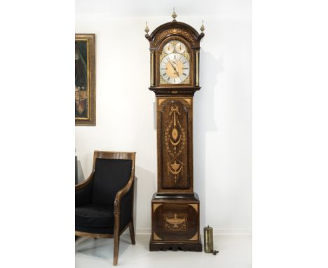 Englische Standuhr mit IntarsienEngland, ca. 1850, Westminster- und Whittington-Schlag, Stundenschlag auf Gong, Stundenschlag