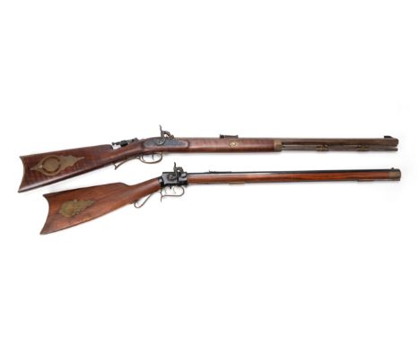 Perkussionsflinten2-tlg., beide Italien, 19. Jh., die eine mit schnell herausnehmbarem oktagonalem 720 mm Lauf mit glatter Se