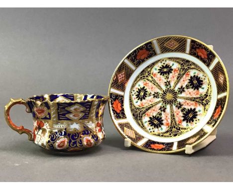 GROUP OF ROYAL CROWN DERBY AND DERBY TYPE IMARI CERAMICS  including cups and saucers General surfaceware, gilt coming off som