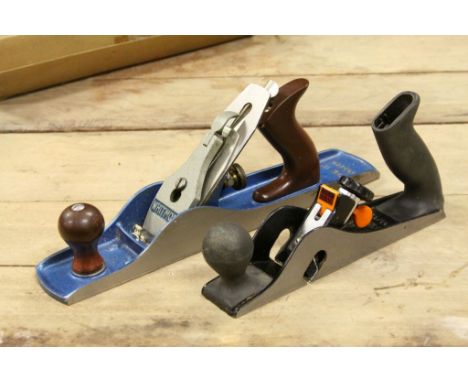 Boxed Stanley R B wood plane, together with a Whitmore no.5 plane 