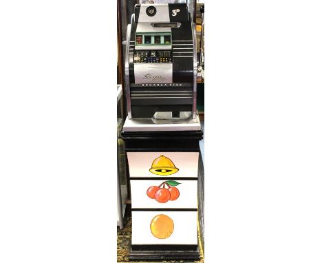 Slot Machine: A Sega, Bonanza Star, one arm bandit, 3d Slot Machine, complete with key, working order, height approx. 67cm.