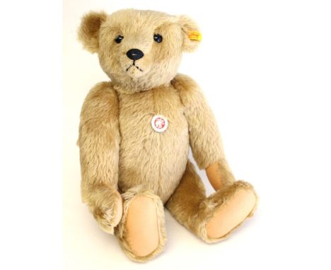 Steiff: A Steiff Classic Bear EAN000256, 50cms approx