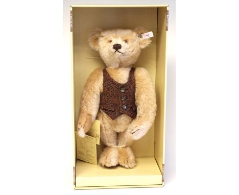 Steiff: A boxed Steiff, British Collector's 1996 Teddy Bear, Limited Edition No. 1971/3000, complete with certificate of auth