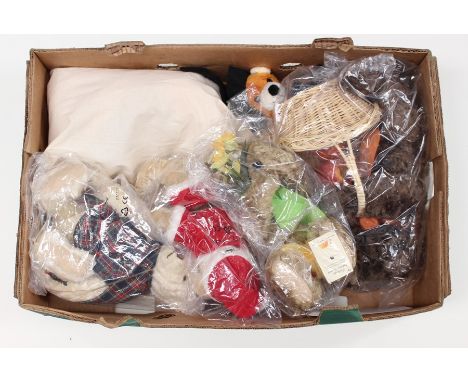 Steiff: A collection of assorted Steiff bears to include: Four Seasons 'Autumn' 654435, 'Spring' 654466, 'Winter' 654459; Ros
