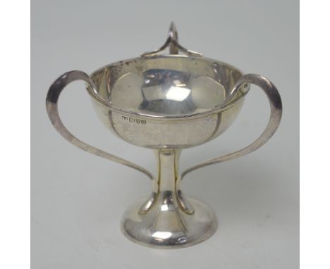 An Edward VII hallmarked silver Art Nouveau stylised footed bowl, height 12cm, Jay, Richard Attenborough & Co, Chester 1904, 
