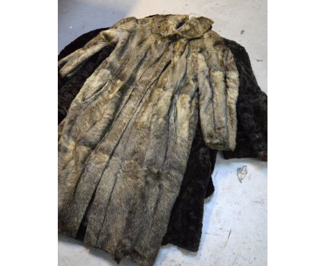 Four vintage ladies' fur coats and a fur jacket (5).