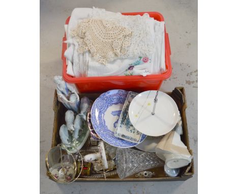 A collectors' lot comprising silver plated items to include a tray, flatware etc, decorative ceramics to include a Nao figure