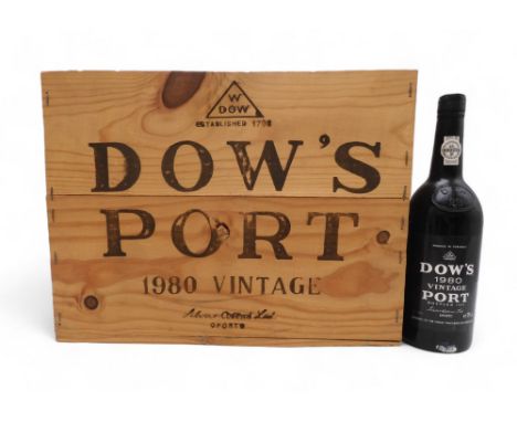 DOW'S 1980 VINTAGE PORT Twelve Bottles of Dow's 1980 Vintage Port Bottled In 1982 e 75 cl Cased In Original Wood Box (12) Con
