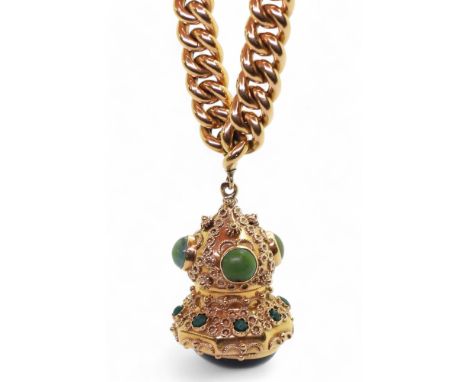 A CURB CHAIN BRACELET made in 18k gold stamped 750, the 18cm long curb chain has an attached highly decorative bloodstone and