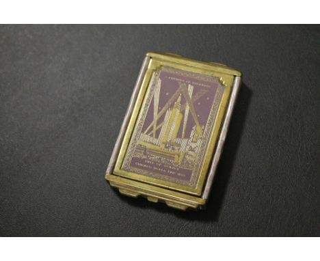 AN ART DECO 'GIREY' POWDER COMPACT, for 'HALL OF SCIENCE CHICAGO WORLD FAIR 1933', approximate dimensions 7 x 4.5 x 1 cm