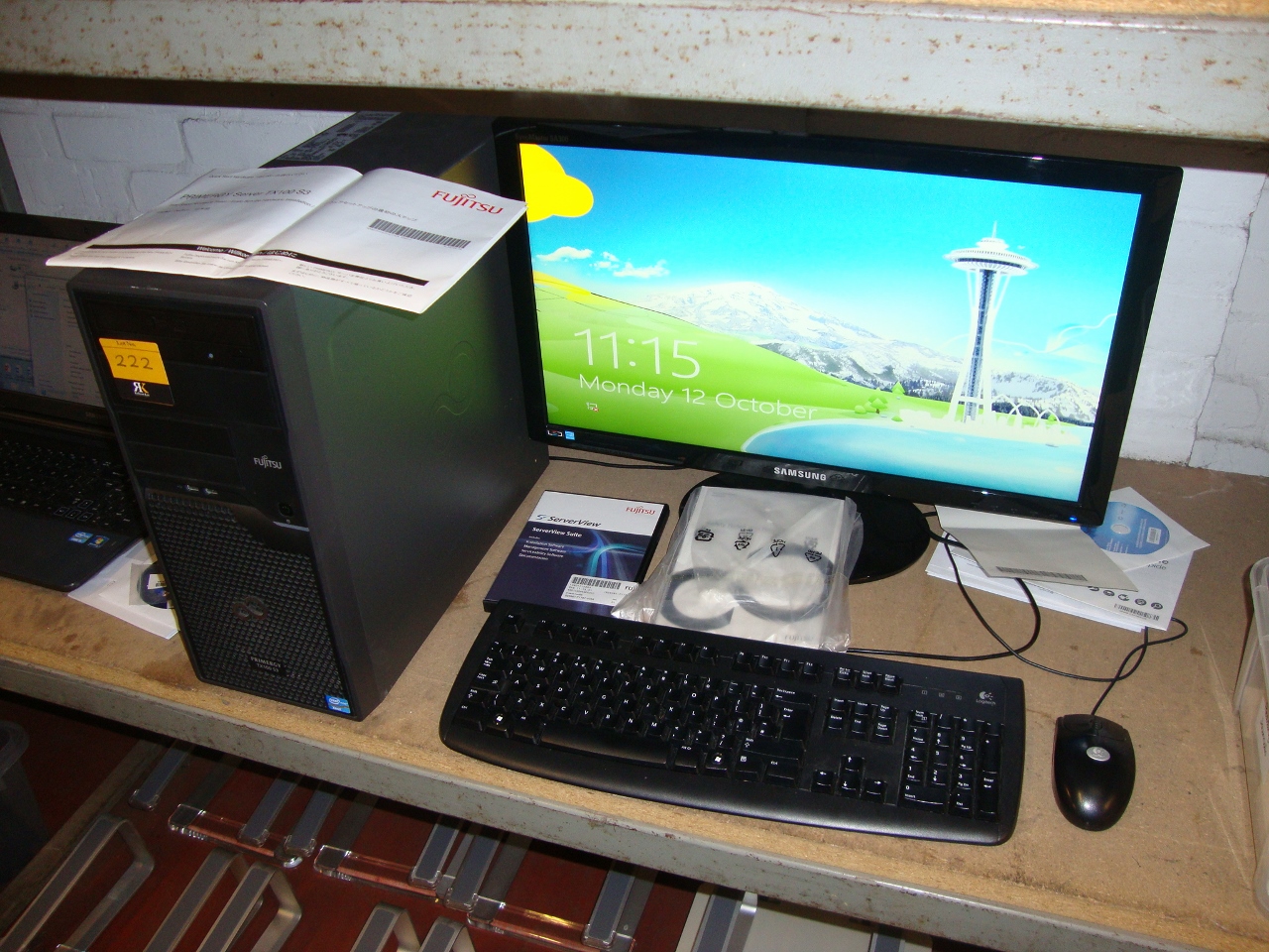 Fujitsu Primergy Server Tx100s3 Including Samsung Syncmaster Sa300 Intel Xeon Cpu 12 V2 3