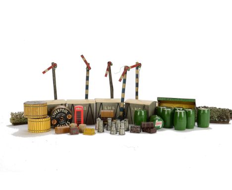 Assorted 0 Gauge Scenic Accessories, including a quantity of loofah hedges, possibly by Hornby, five Hornby ‘M’ signals, two 