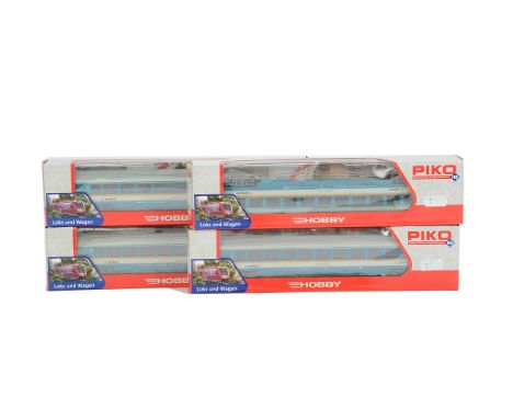 Piko H0 Gauge Arriva Coaching Stock, comprising ref 57618 (2) 2nd class saloons, with 57619 (2) 1st class saloons, all in Arr