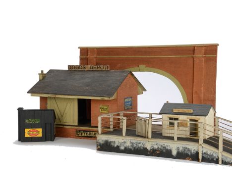 Bassett-Lowke Gauge I Wooden Freight Handling Facilities and Tunnel Mouths, comprising a Goods Depot building, cattle/sheep d