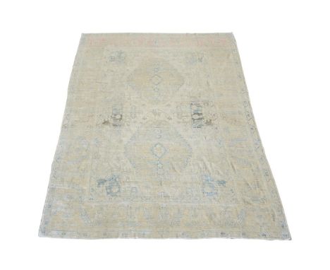 A MAHAL STYLE CARPET approximately 340 x 257cmProvenance: Sold by order of a member of the de Rothschild FamilyCondition Repo