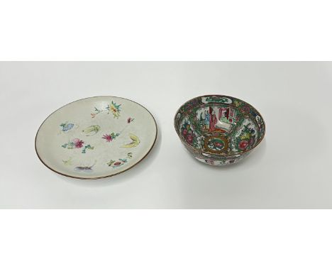 &nbsp;A sgraffiato ground ‘famille-rose’ saucer, late Qing dynasty, finely painted with butterflies and flower heads on the f