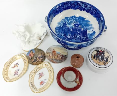 A quantity of various porcelain, to include prattware lids, cherub figure, raised bowl, and teacup and saucer, etc. (10)