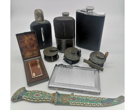 Lot containing vintage drinks flasks with old brass fishing reels, a cigarette case, enamel decorative knife and maxim lighte