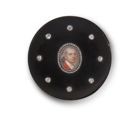 A LOUIS XVII GOLD AND TORTOISE SHELL CIRCULAR BONBONNIÈRE, by Jean-Baptiste Saint-Yves (1798-1809), the tortoise-shell case s