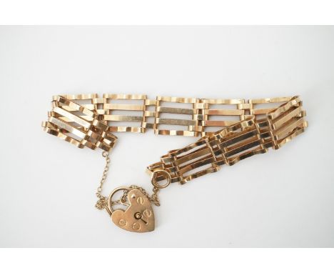 A 9ct gold gate-link bracelet with heart-shaped padlock clasp, 9g