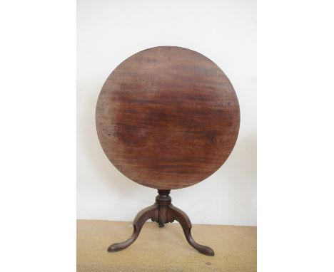 A George III mahogany tripod tea table, 83 cm diameter