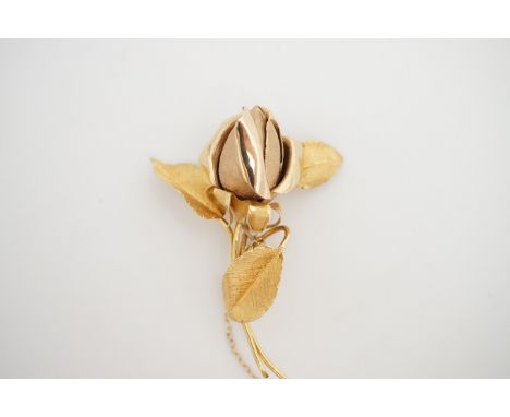 A vintage 18ct gold brooch naturalistically modelled as a budding rose, 11.7g 