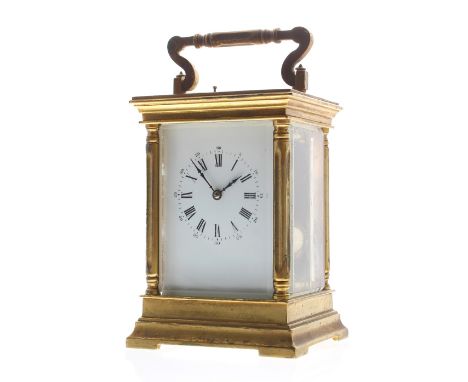 Large repeater carriage clock striking on a gong, ser. no. 2994, within a pillared stepped case, 7.5" high (key)