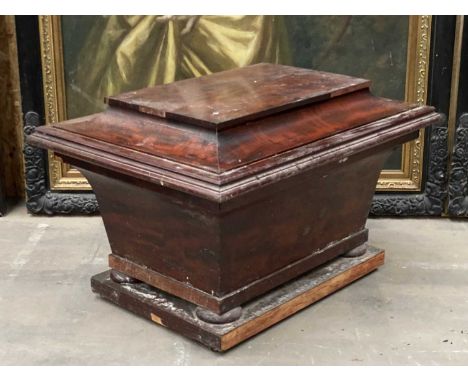 LARGE EARLY VICTORIAN MAHOGANY WINE COOLER, sarcophagus form with lift off cover, 60 (h) x 96 (w) x 72cms (d)Comments: veneer